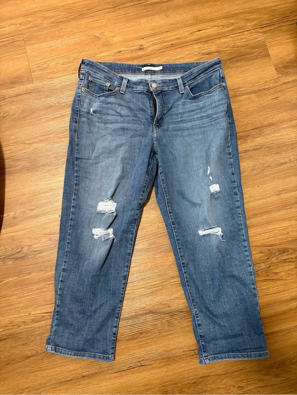 Levi’s Boyfriend Jeans Womens 16W Distressed Cropped Blue Denim Plus Size - Picture 2 of 6